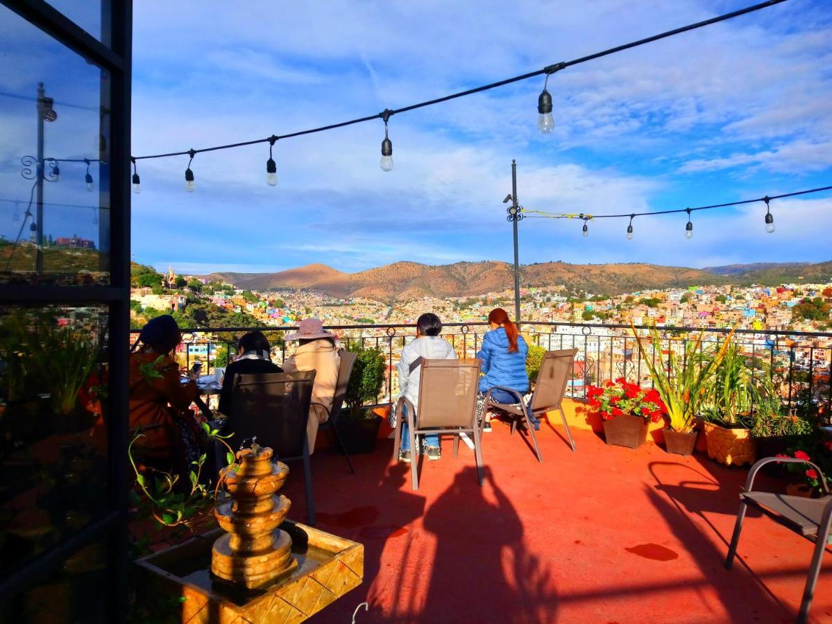 Casa Rofo Bed & Breakfast กัวนาฮัวโต ภายนอก รูปภาพ
