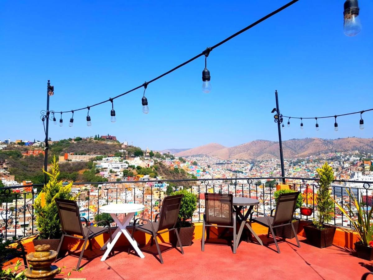 Casa Rofo Bed & Breakfast กัวนาฮัวโต ภายนอก รูปภาพ