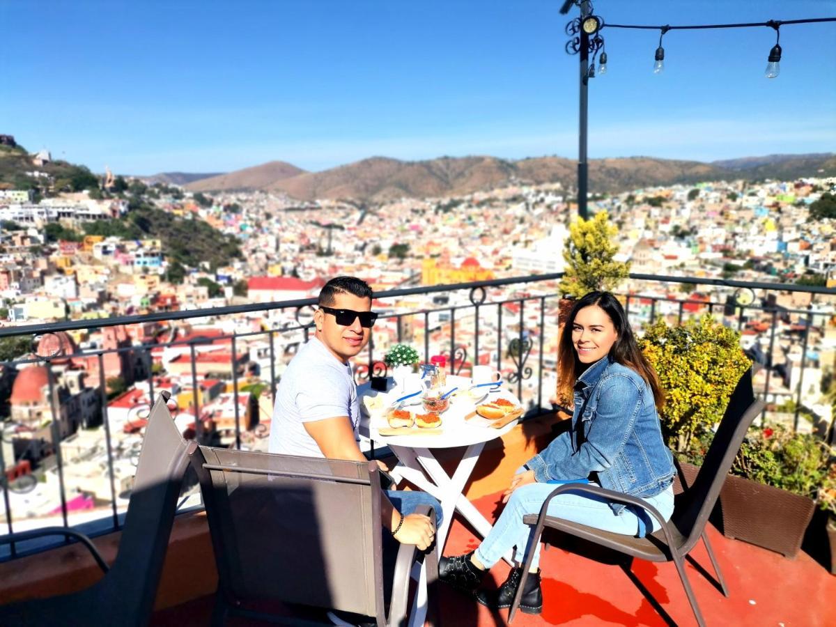Casa Rofo Bed & Breakfast กัวนาฮัวโต ภายนอก รูปภาพ