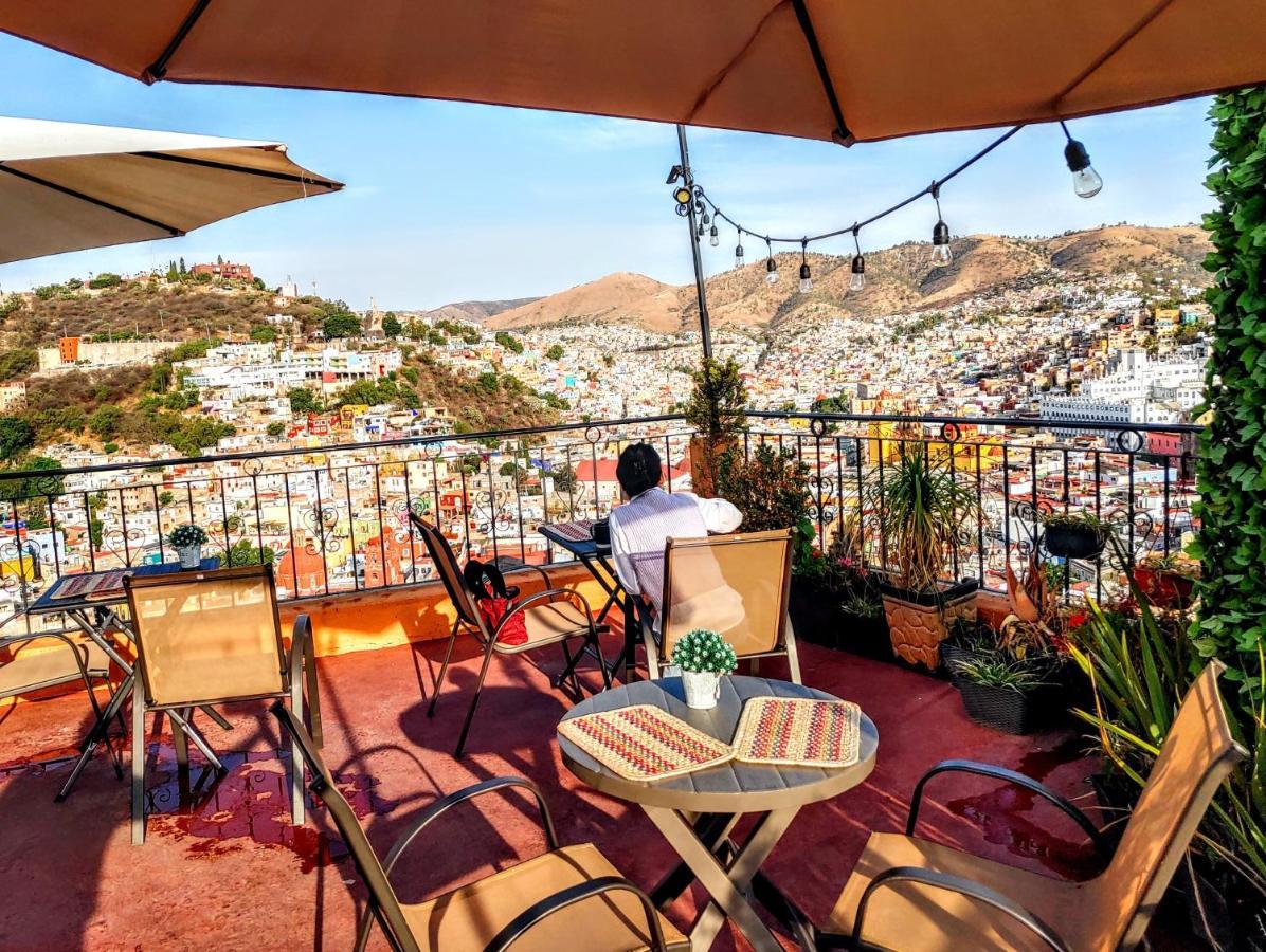 Casa Rofo Bed & Breakfast กัวนาฮัวโต ภายนอก รูปภาพ