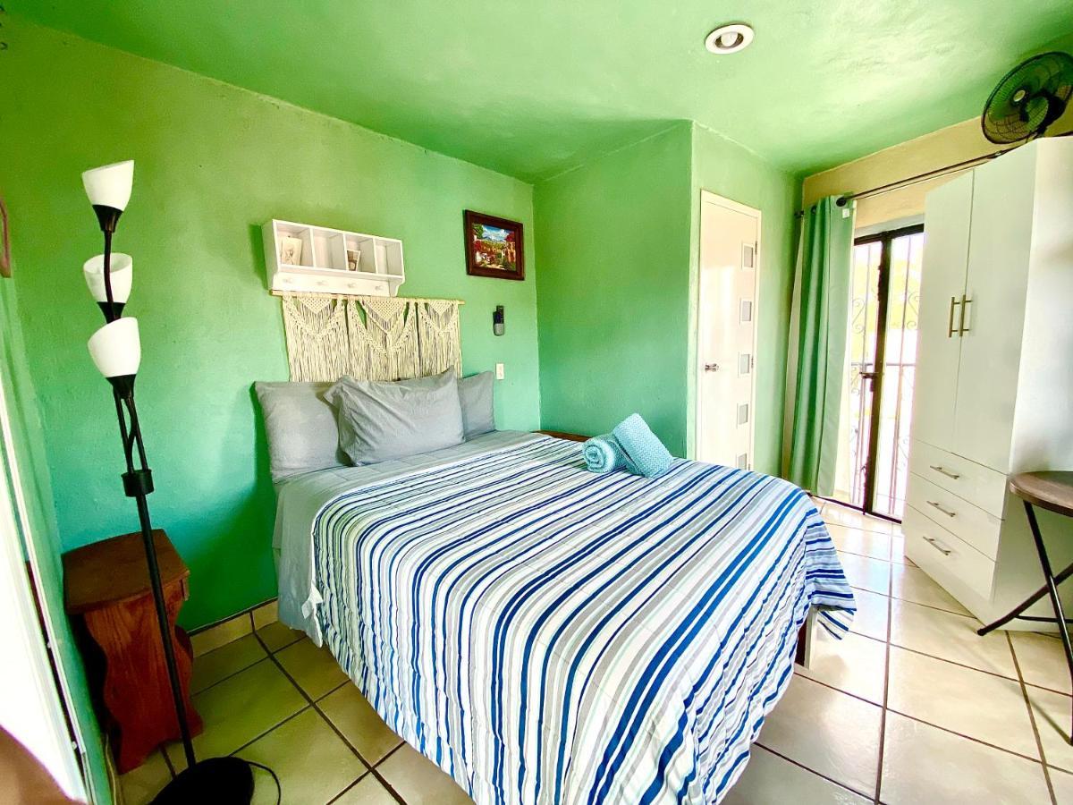 Casa Rofo Bed & Breakfast กัวนาฮัวโต ภายนอก รูปภาพ