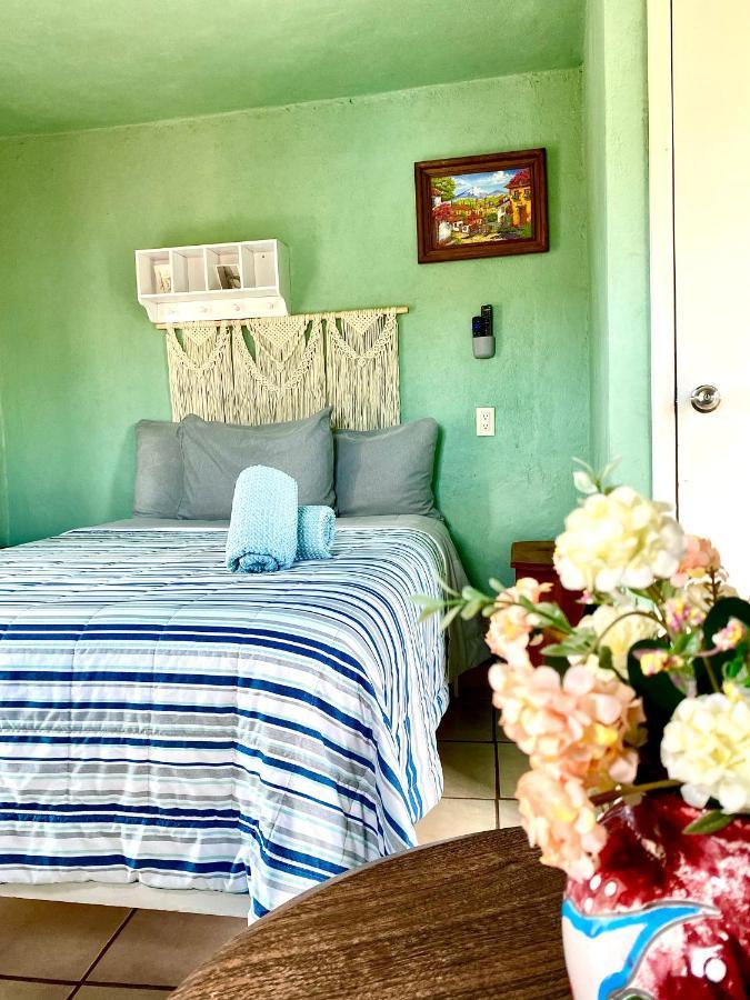 Casa Rofo Bed & Breakfast กัวนาฮัวโต ภายนอก รูปภาพ